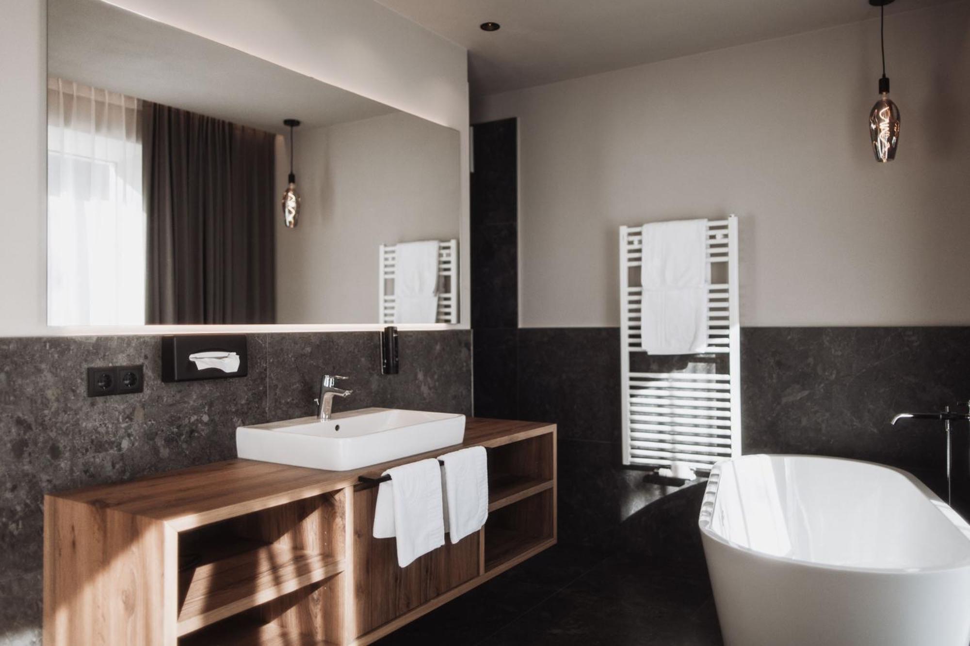 Hotel Montis - Active Nature Spa Бруніко Екстер'єр фото